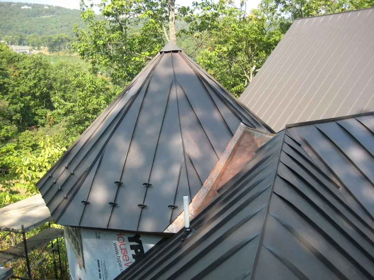 Professional Roof Tarp Installation by Craftsman Roofing in Velpoe